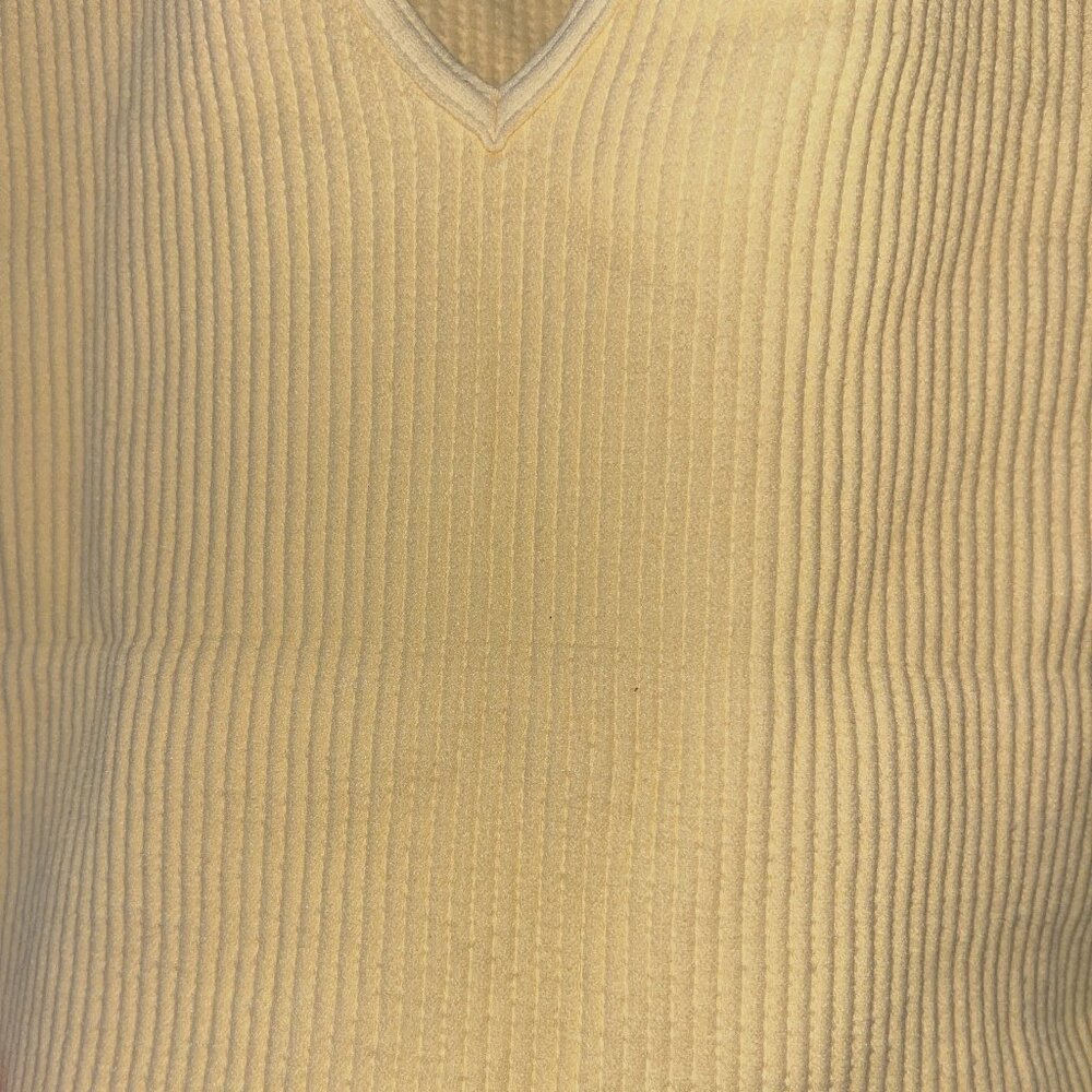 Butter Yellow V-Neck Tanktop - Picture 3 of 3